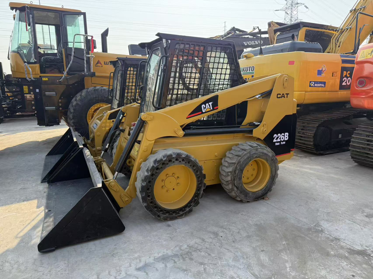 CATERPILLAR Used Mini Small CAT226B Skid Steer Loader in Stock with Best Review for Sale - Skid steer loader: picture 5 CATERPILLAR Used Mini Small CAT226B Skid Steer Loader in Stock with Best Review for Sale - Skid steer loader: picture 5