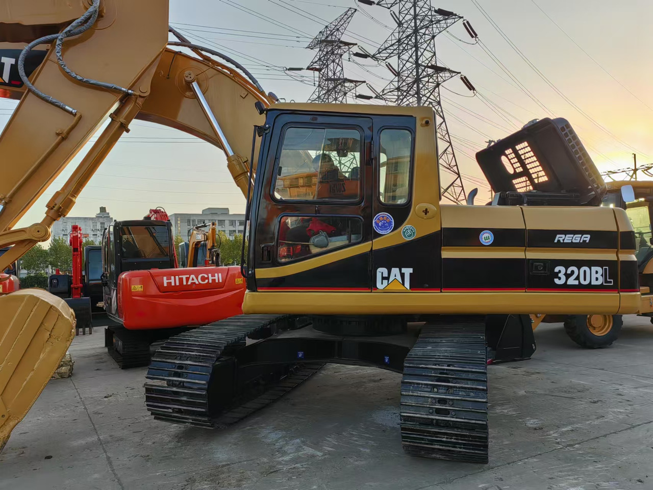 CATERPILLAR used excavator high quality CAT320BL - Crawler excavator: picture 3 CATERPILLAR used excavator high quality CAT320BL - Crawler excavator: picture 3