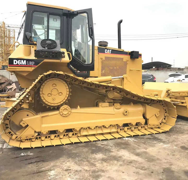 Good Condition D6m Mini Bulldozer New Crawler Bulldozer with Parts Price Bulldozers - Bulldozer: picture 2 Good Condition D6m Mini Bulldozer New Crawler Bulldozer with Parts Price Bulldozers - Bulldozer: picture 2