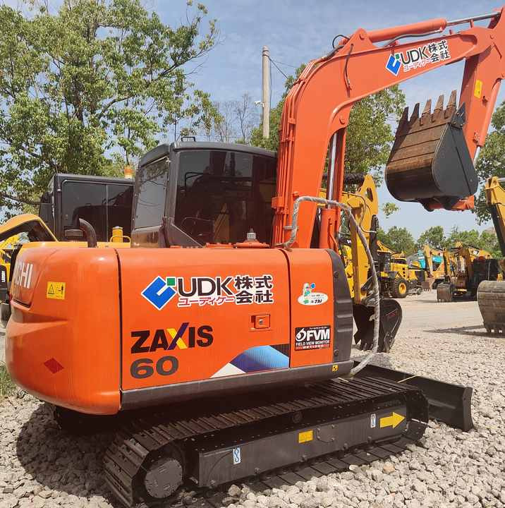 Crawler excavator Original Japan Hitachi ZX60 Excavator Hitachi Excavator in Low Price for Hot Sale: picture 1