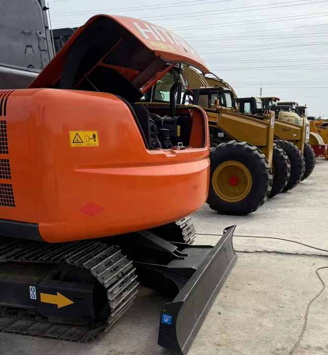 Original Japan Hitachi ZX60 Excavator Hitachi Excavator in Low Price for Hot Sale - Crawler excavator: picture 4 Original Japan Hitachi ZX60 Excavator Hitachi Excavator in Low Price for Hot Sale - Crawler excavator: picture 4