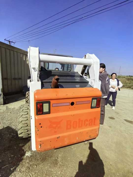 Second Hand Bobcat S300 Skid Steer Loader High Quality Cheap 95% New Used Mini Bobcati Bobcate S300 - Skid steer loader: picture 5 Second Hand Bobcat S300 Skid Steer Loader High Quality Cheap 95% New Used Mini Bobcati Bobcate S300 - Skid steer loader: picture 5