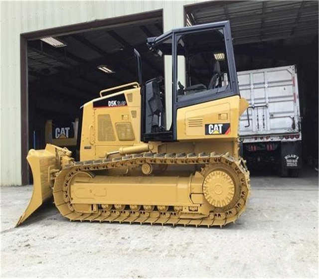 Used Cat D5k D5g D5 D5m D5h Crawler Bulldozer , CAT Bulldozer with Ripper , Original Cat Bulldozers - Bulldozer: picture 2 Used Cat D5k D5g D5 D5m D5h Crawler Bulldozer , CAT Bulldozer with Ripper , Original Cat Bulldozers - Bulldozer: picture 2