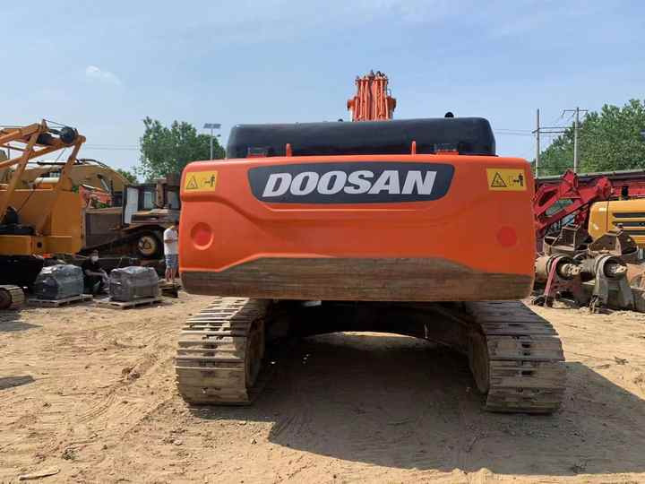 Used Digger DOOSAN DX300 Construction Machinery Construction Digger Used DOOSAN DX300 Cheap Excavator - Crawler excavator: picture 4 Used Digger DOOSAN DX300 Construction Machinery Construction Digger Used DOOSAN DX300 Cheap Excavator - Crawler excavator: picture 4