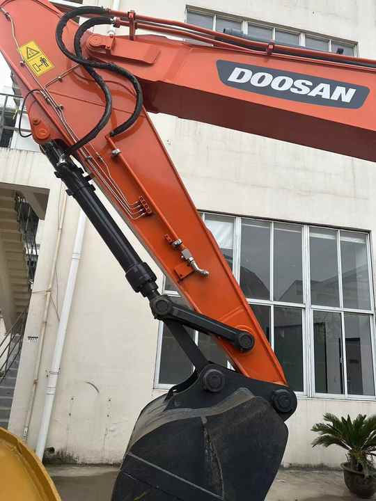 Used Digger DOOSAN DX300 Construction Machinery Construction Digger Used DOOSAN DX300 Cheap Excavator - Crawler excavator: picture 5 Used Digger DOOSAN DX300 Construction Machinery Construction Digger Used DOOSAN DX300 Cheap Excavator - Crawler excavator: picture 5
