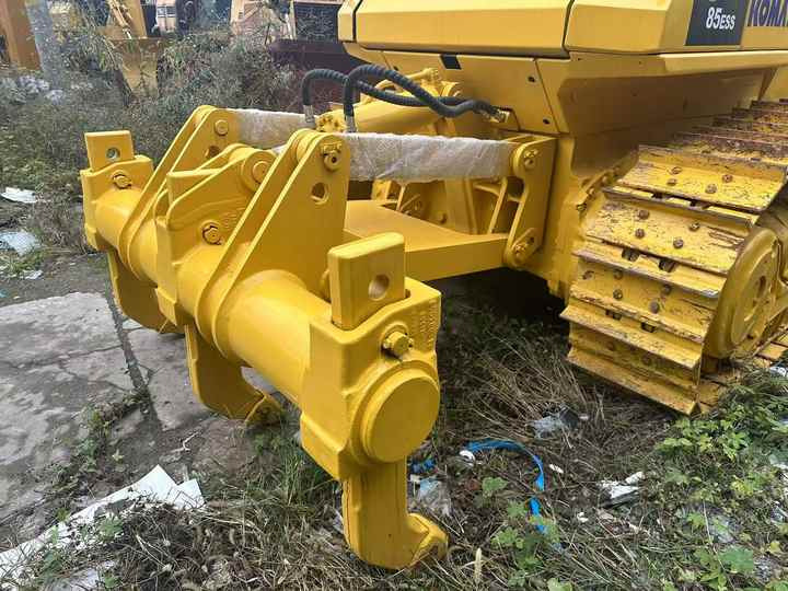 Used Japan Komatsu D85ESS Dozer with Ripper Komatsu D85 Crawler Bulldozer with Excellent Performance Low Price for Sale - Bulldozer: picture 4 Used Japan Komatsu D85ESS Dozer with Ripper Komatsu D85 Crawler Bulldozer with Excellent Performance Low Price for Sale - Bulldozer: picture 4