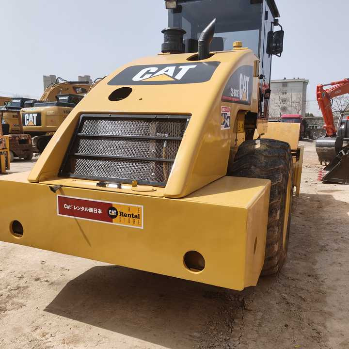 Used Original Caterpillar Cs683e Road Roller for Sale 18tons Used Road Roller with High Quality on Sale - Compactor: picture 2 Used Original Caterpillar Cs683e Road Roller for Sale 18tons Used Road Roller with High Quality on Sale - Compactor: picture 2