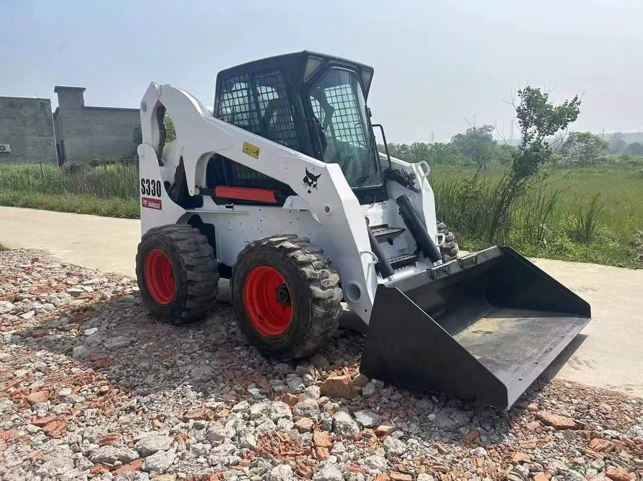 BOBCAT S330 - Skid steer loader: picture 4 BOBCAT S330 - Skid steer loader: picture 4