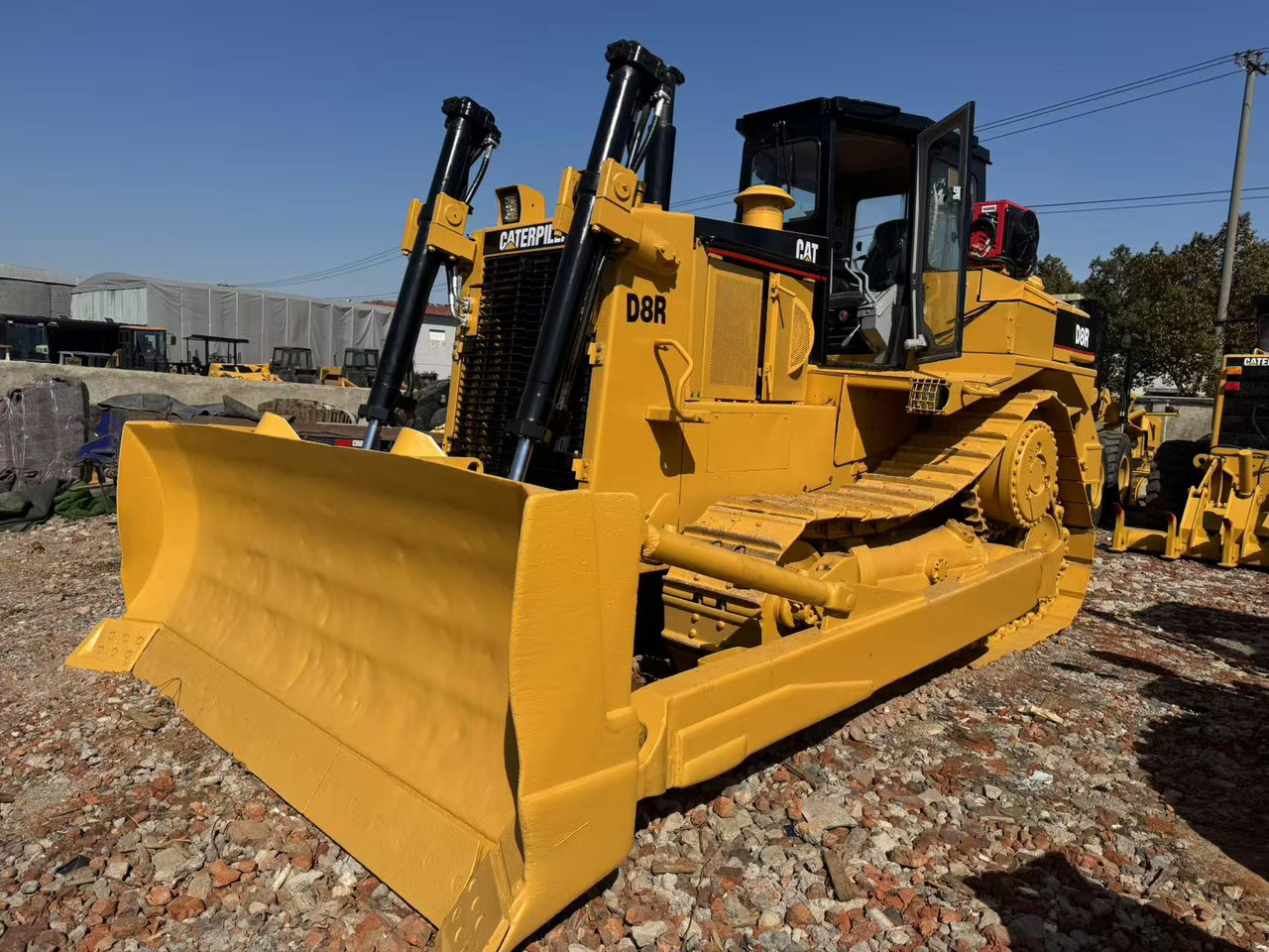 CATERPILLAR D8R - Bulldozer: picture 1 CATERPILLAR D8R - Bulldozer: picture 1