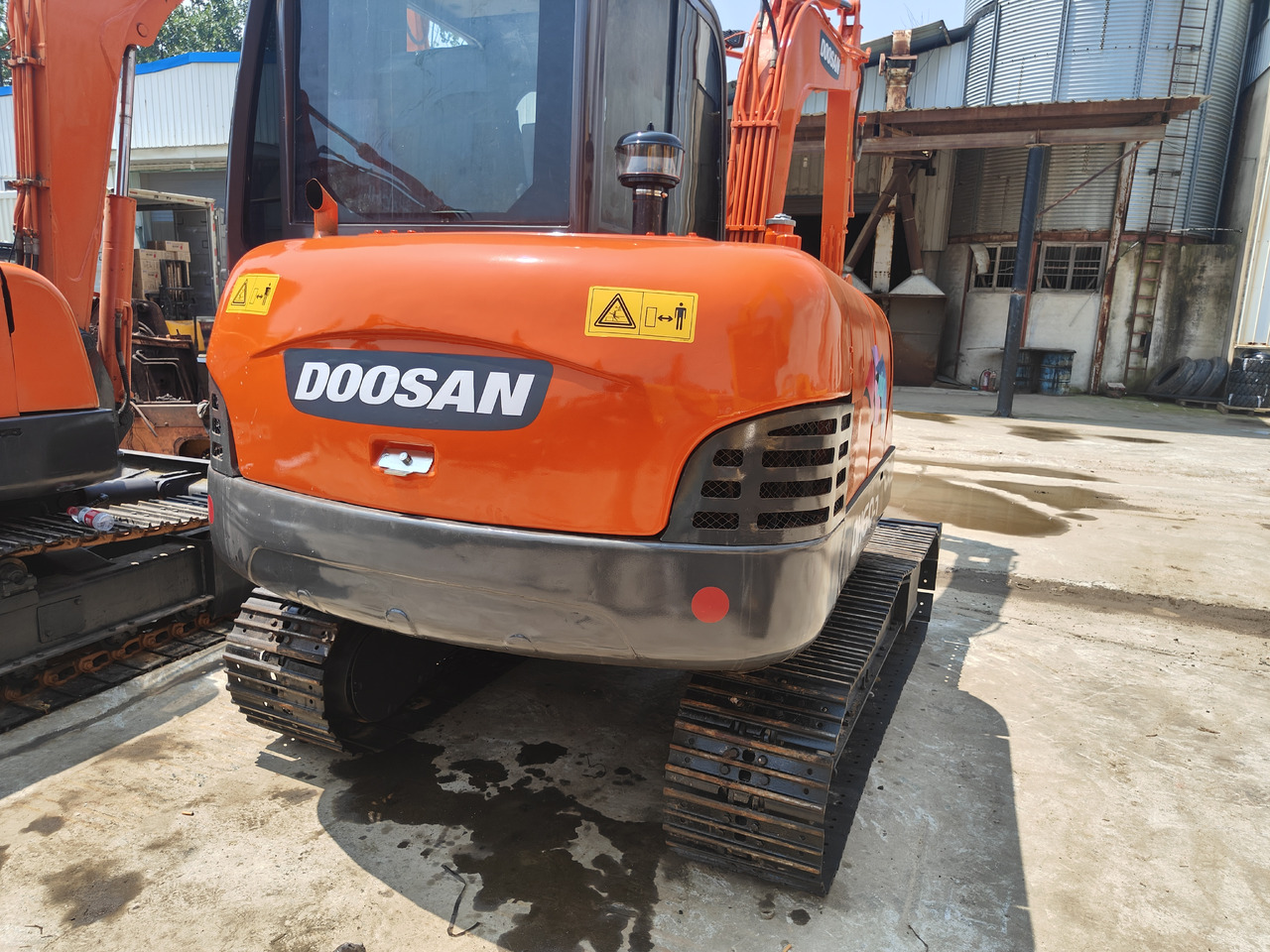 DOOSAN DH60-7 - Crawler excavator: picture 3 DOOSAN DH60-7 - Crawler excavator: picture 3