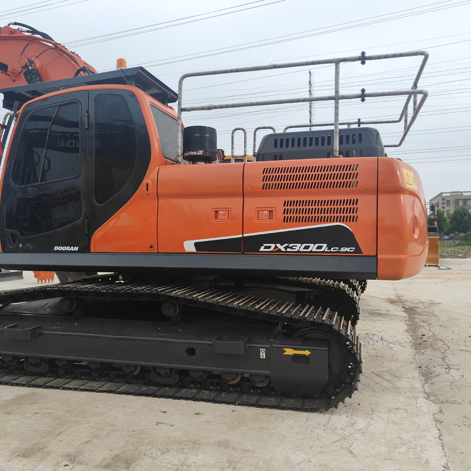 DOOSAN DX300LC-9C - Crawler excavator: picture 3 DOOSAN DX300LC-9C - Crawler excavator: picture 3