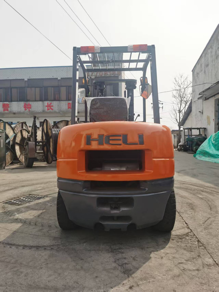 HELI 3.5-ton - Diesel forklift: picture 4 HELI 3.5-ton - Diesel forklift: picture 4