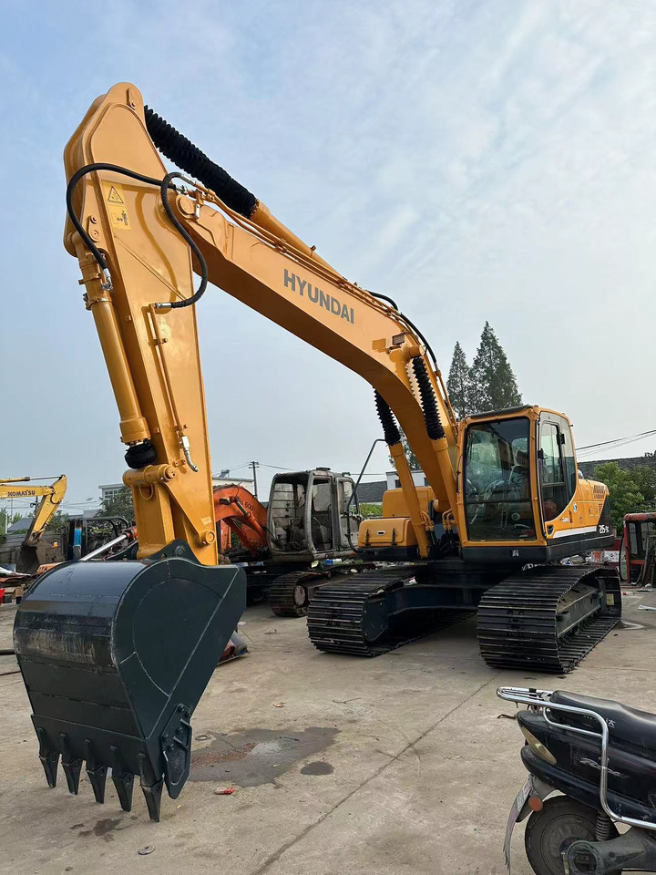 Lease a HYUNDAI R215-9C HYUNDAI R215-9C: picture 6 Lease a HYUNDAI R215-9C HYUNDAI R215-9C: picture 6