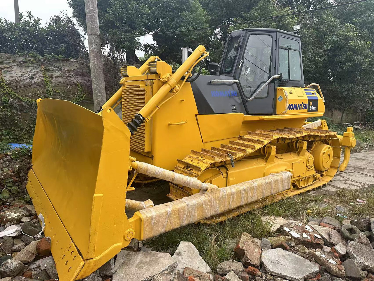 KOMATSU D85ESS - Bulldozer: picture 2 KOMATSU D85ESS - Bulldozer: picture 2