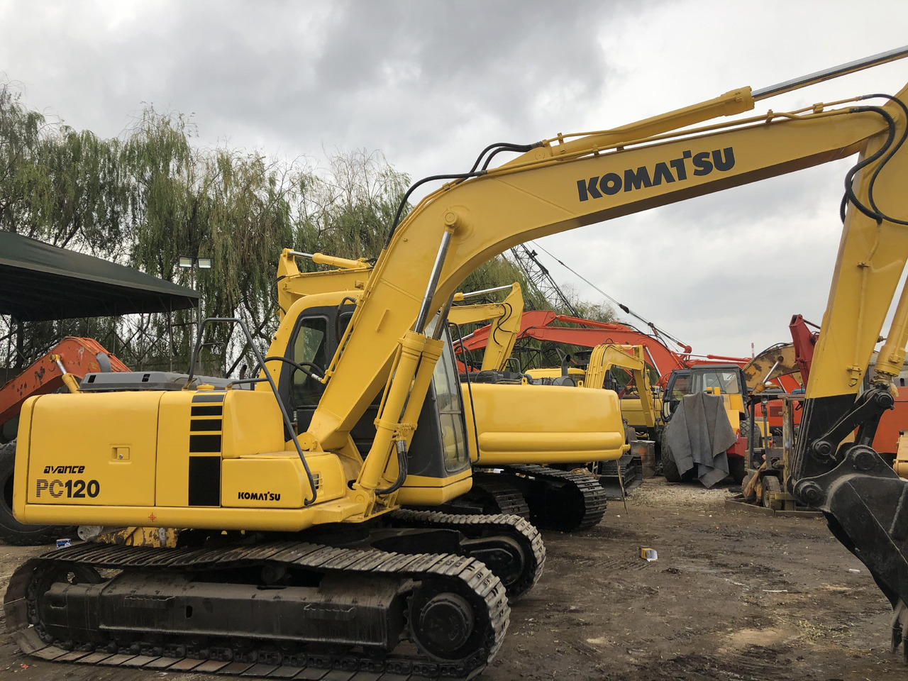 KOMATSU PC120-6 - Crawler excavator: picture 4 KOMATSU PC120-6 - Crawler excavator: picture 4