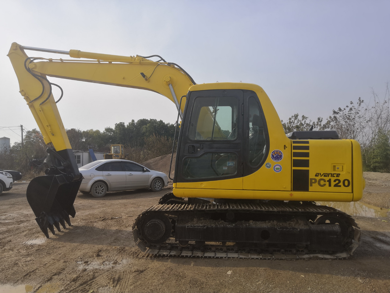 KOMATSU PC120-6 - Crawler excavator: picture 4 KOMATSU PC120-6 - Crawler excavator: picture 4