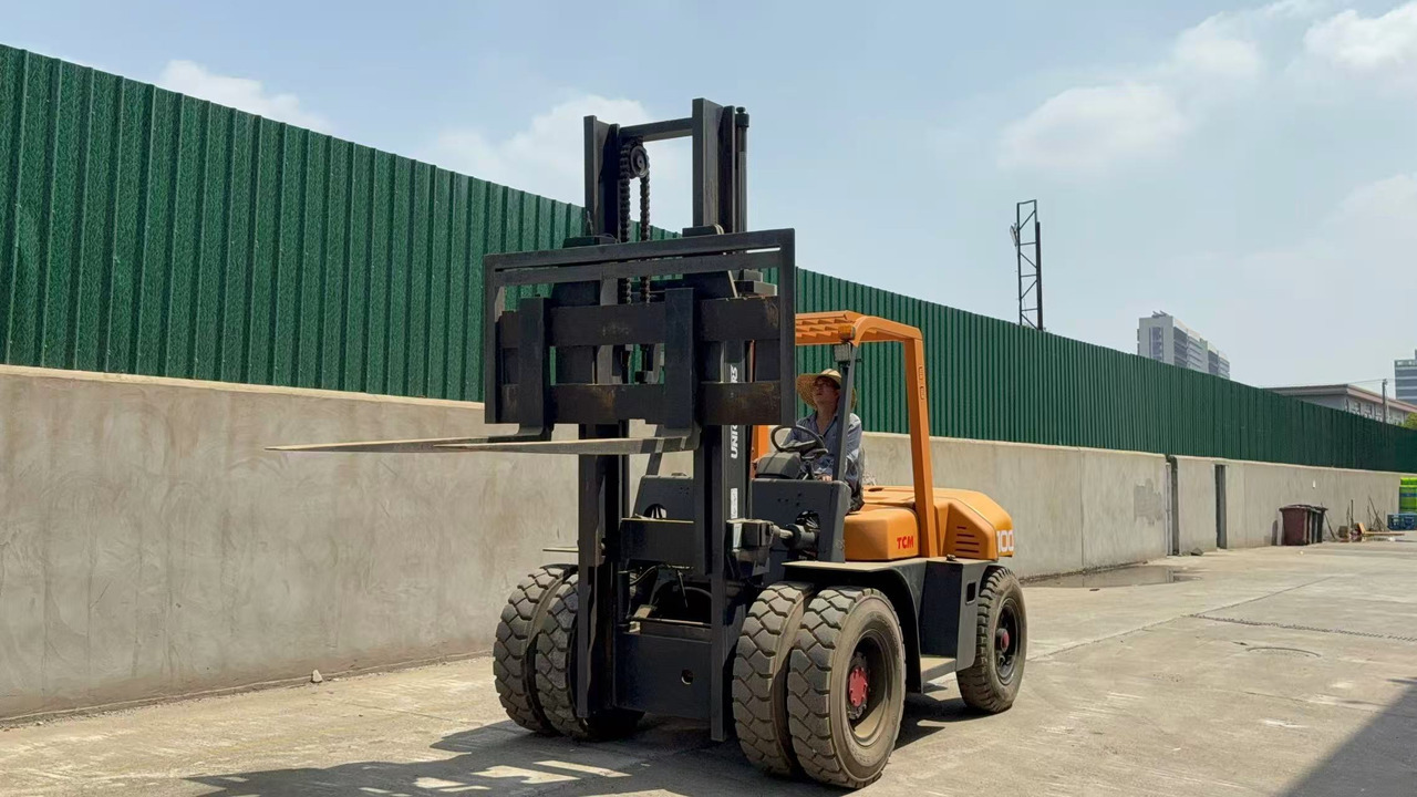 TCM FD100 - Diesel forklift: picture 4 TCM FD100 - Diesel forklift: picture 4