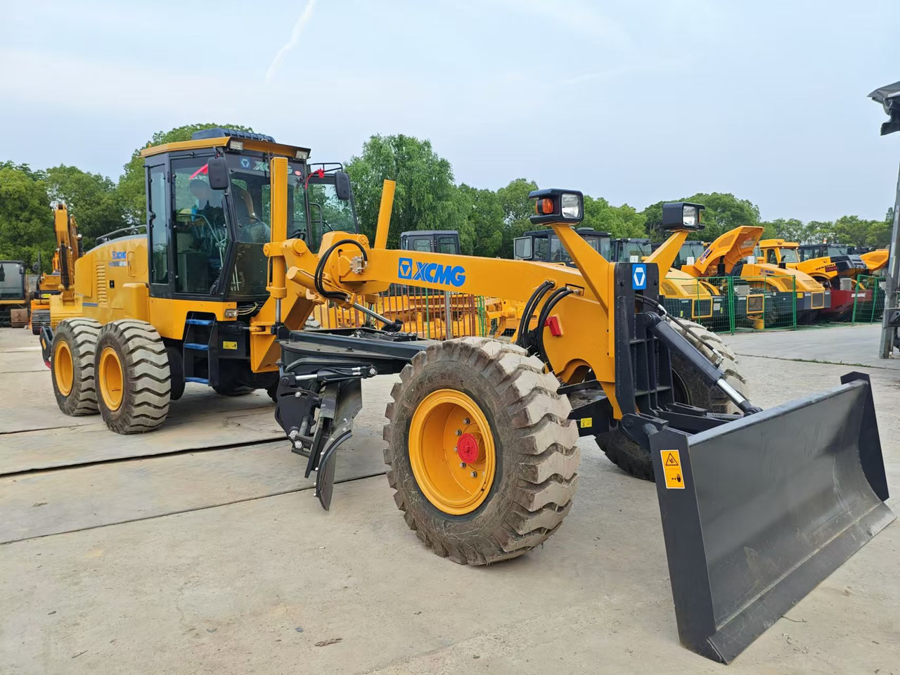 XCMG GR1803 - Grader: picture 1 XCMG GR1803 - Grader: picture 1