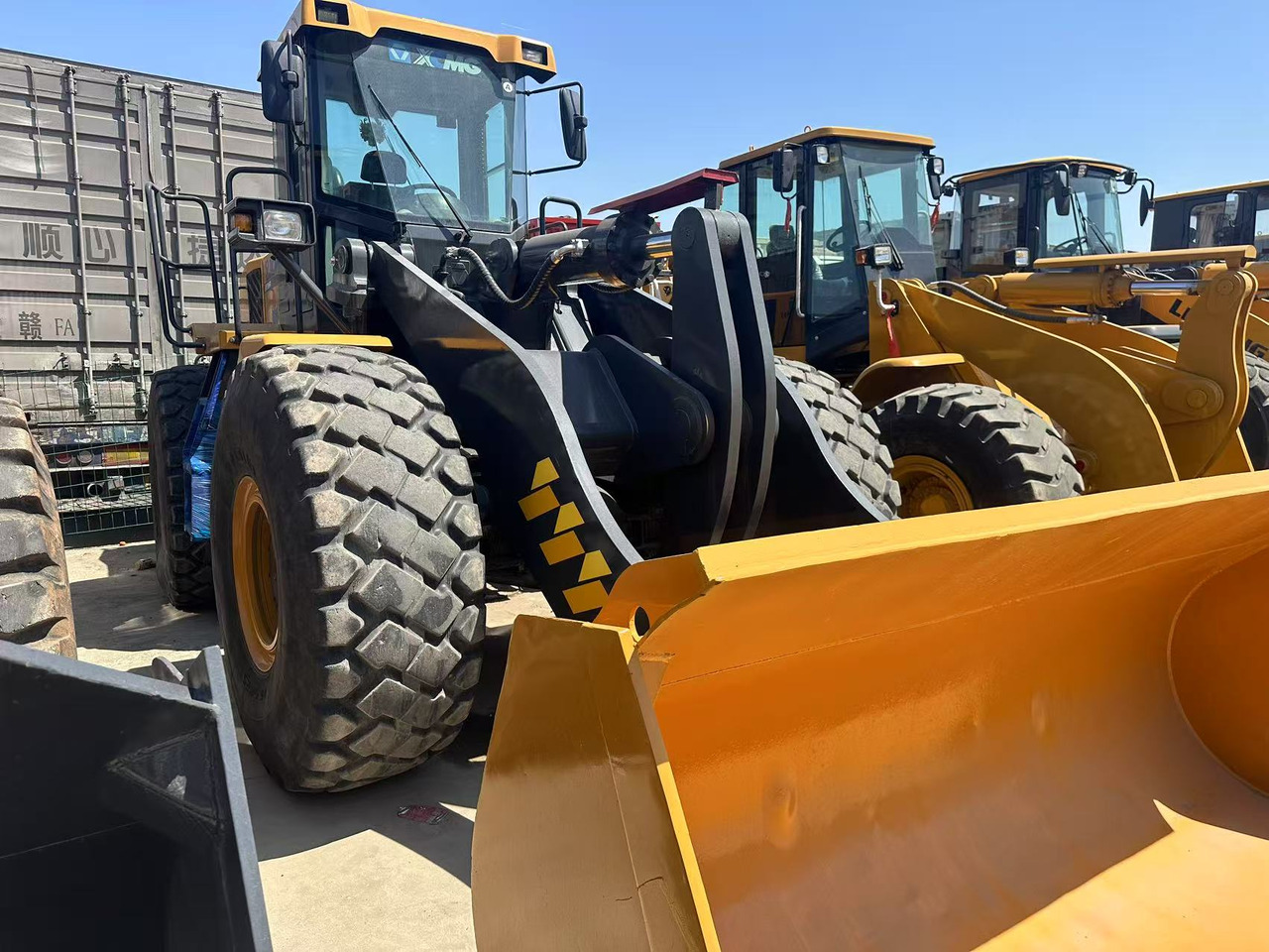 XCMG LW700KV - Wheel loader: picture 2 XCMG LW700KV - Wheel loader: picture 2