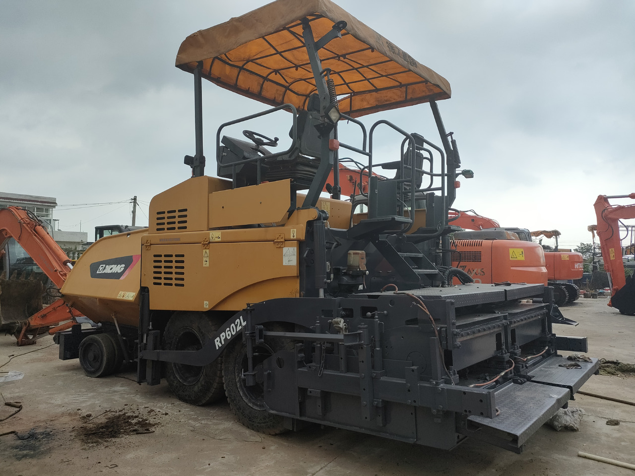 XCMG RP602L - Asphalt paver: picture 1 XCMG RP602L - Asphalt paver: picture 1