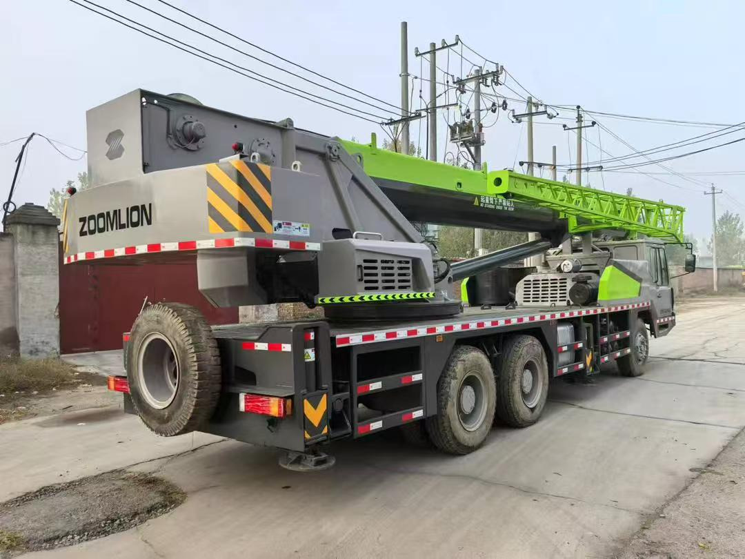 ZOOMLION ZTC250 - Mobile crane: picture 3 ZOOMLION ZTC250 - Mobile crane: picture 3