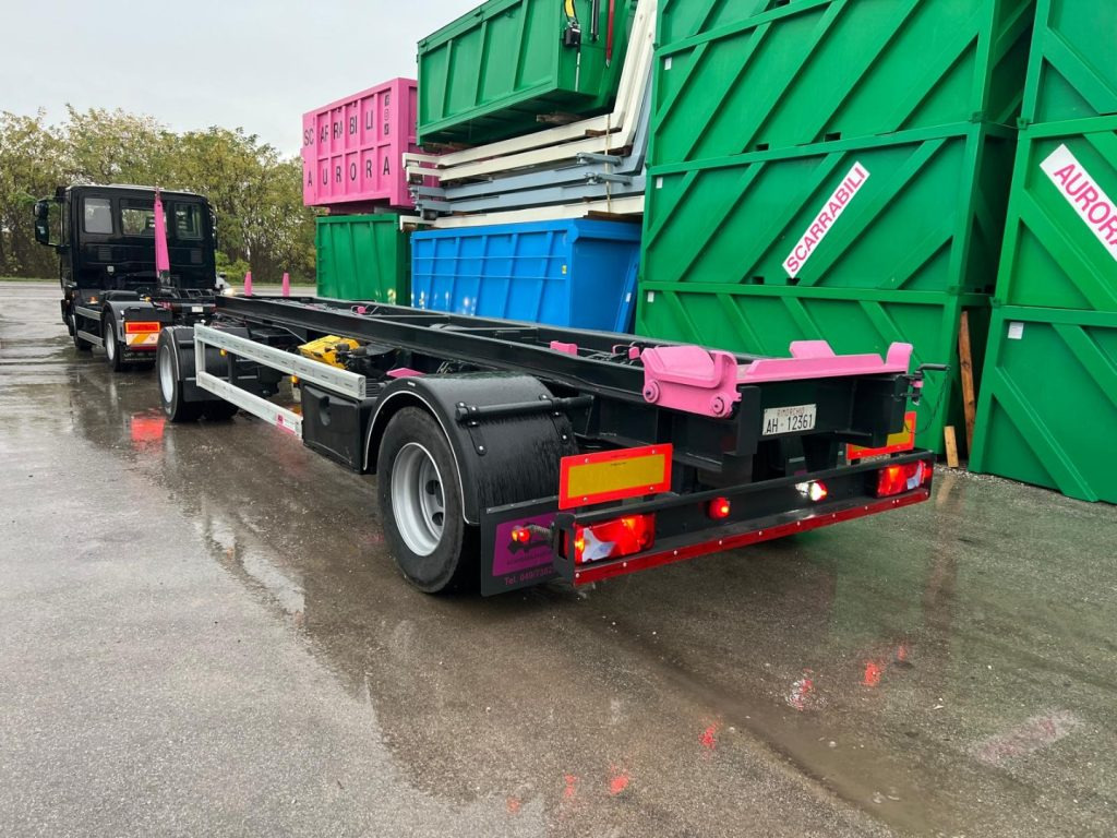 ATLAS RIMORCHIO ATLAS SCARRABILE - Roll-off/ Skip trailer: picture 1 ATLAS RIMORCHIO ATLAS SCARRABILE - Roll-off/ Skip trailer: picture 1