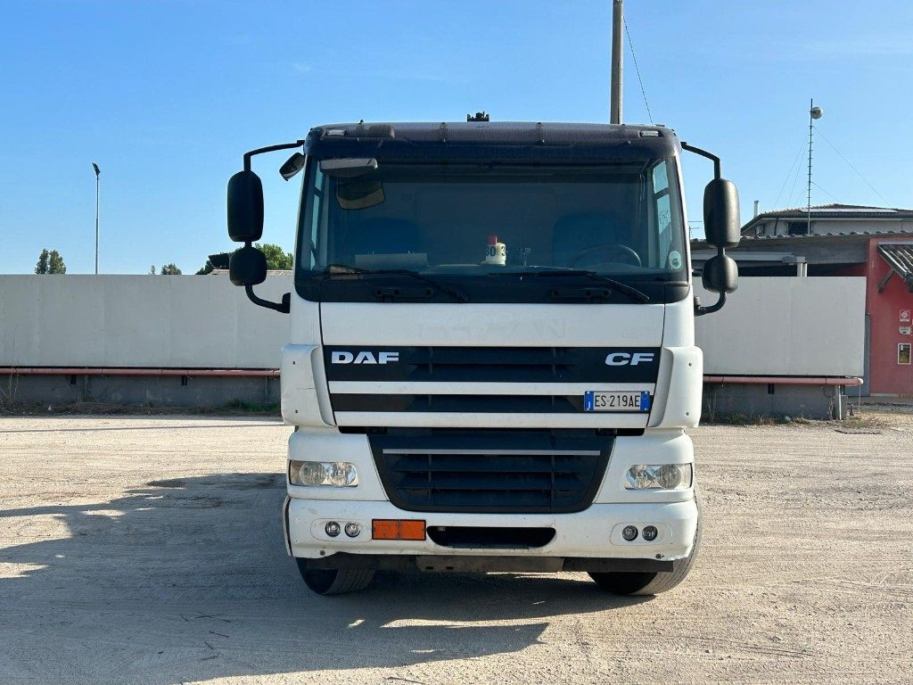 DAF CF85 SCARRABILE - Hook lift truck: picture 2 DAF CF85 SCARRABILE - Hook lift truck: picture 2