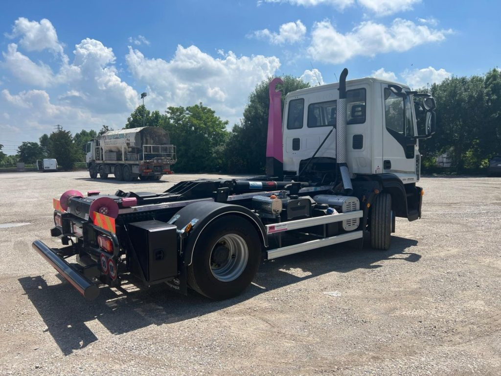 IVECO EUROCARGO 160E25 SCARRABILE - Hook lift truck: picture 5 IVECO EUROCARGO 160E25 SCARRABILE - Hook lift truck: picture 5