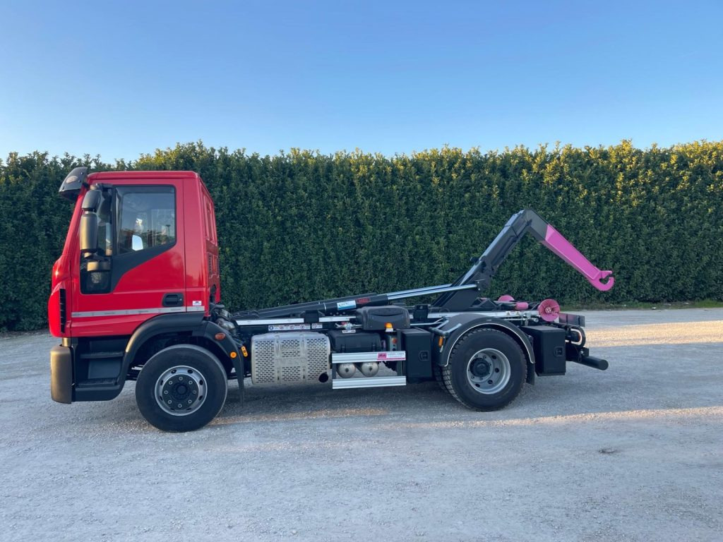 Hook lift truck IVECO EUROCARGO 160E32 CON SCARRABILE NUOVO: picture 13