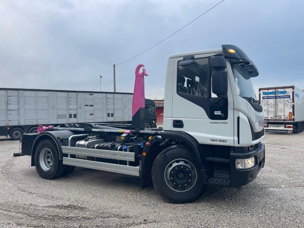 IVECO EUROCARGO 180K32 SCARRABILE NUOVO - Hook lift truck: picture 5 IVECO EUROCARGO 180K32 SCARRABILE NUOVO - Hook lift truck: picture 5