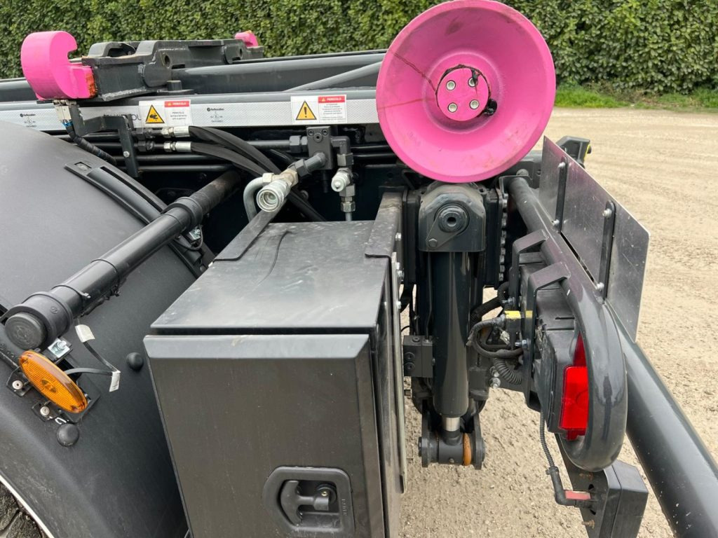 Hook lift truck IVECO STRALIS X-WAY 510 TRAKKER SCARRABILE: picture 11