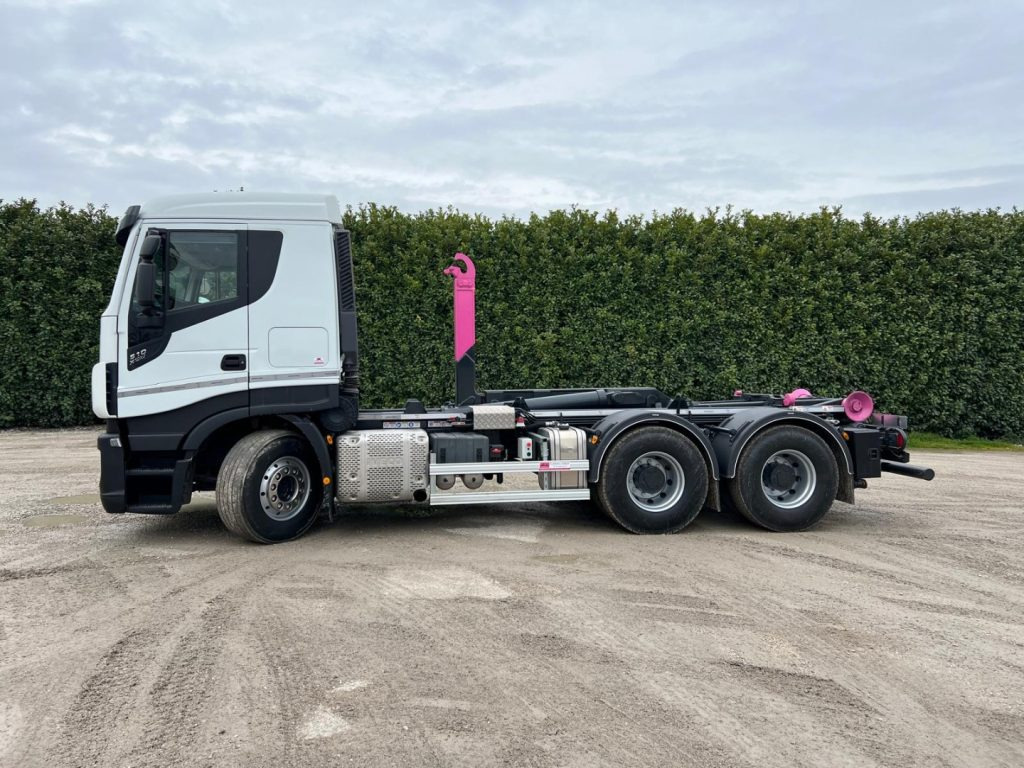 IVECO STRALIS X-WAY 510 TRAKKER SCARRABILE - Hook lift truck: picture 2 IVECO STRALIS X-WAY 510 TRAKKER SCARRABILE - Hook lift truck: picture 2