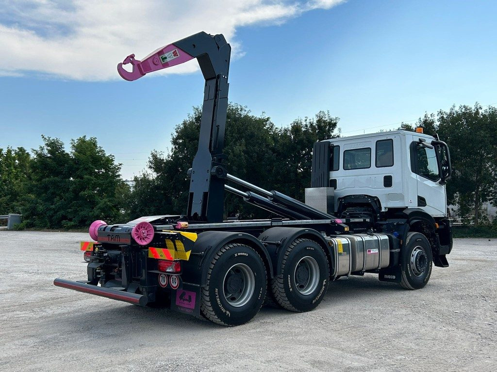 IVECO TRAKKER T-WAY AD380T NUOVO SCARRABILE - Hook lift truck: picture 5 IVECO TRAKKER T-WAY AD380T NUOVO SCARRABILE - Hook lift truck: picture 5