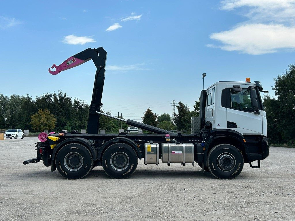 Lease a IVECO TRAKKER T-WAY AD380T NUOVO SCARRABILE IVECO TRAKKER T-WAY AD380T NUOVO SCARRABILE: picture 6