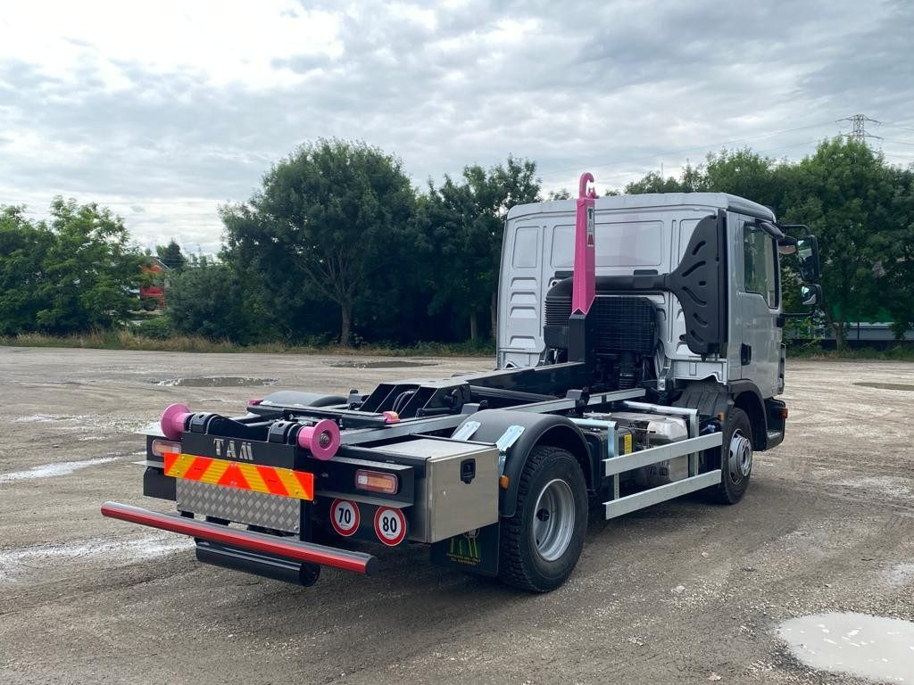 MAN TGM 12.220 - Hook lift truck: picture 5 MAN TGM 12.220 - Hook lift truck: picture 5