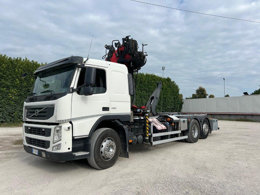 VOLVO FM11.450 SCARRABILE CON GRU - Hook lift truck: picture 1 VOLVO FM11.450 SCARRABILE CON GRU - Hook lift truck: picture 1