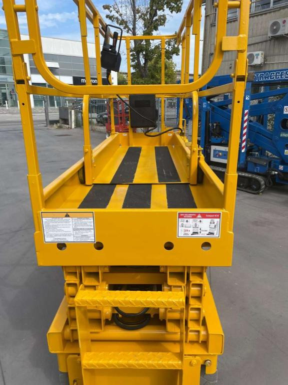 Haulotte COMPACT 10N - Scissor lift: picture 3 Haulotte COMPACT 10N - Scissor lift: picture 3