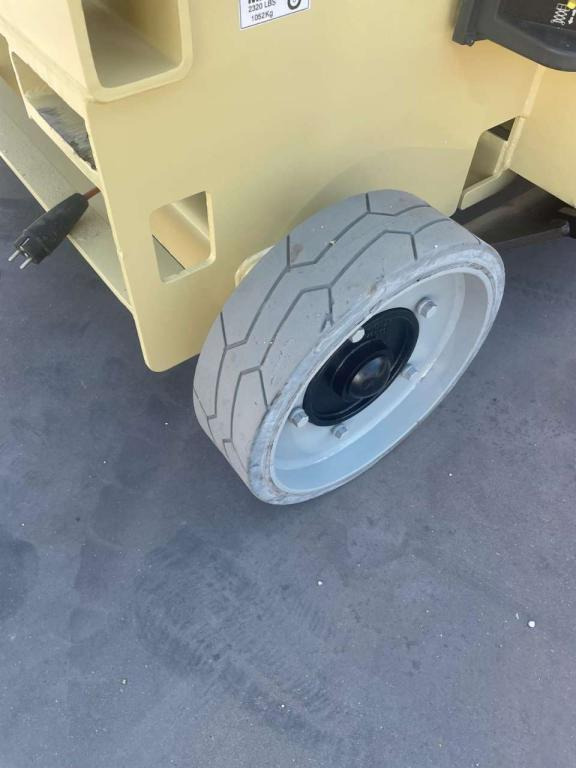 JLG 3246ES - Scissor lift: picture 4 JLG 3246ES - Scissor lift: picture 4