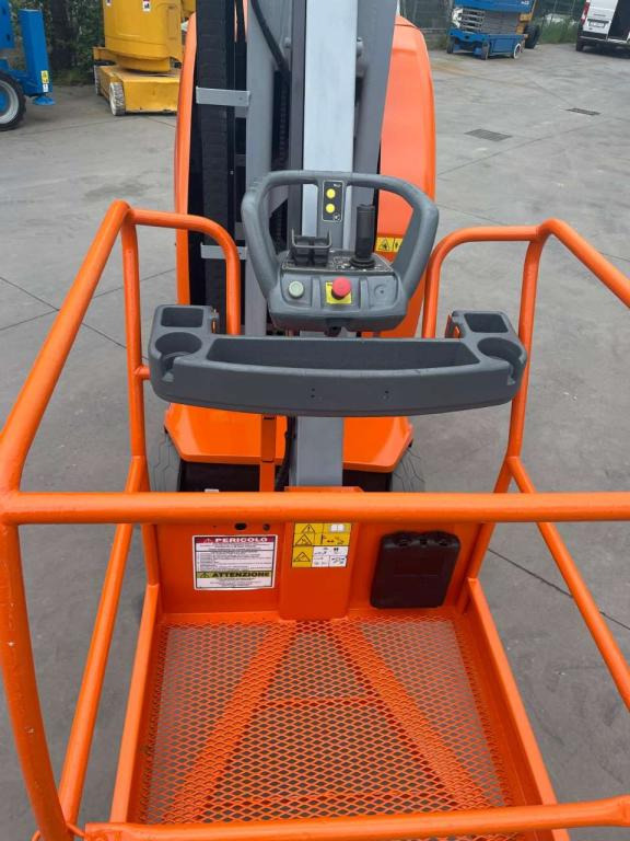 JLG TOUCAN 10E - Vertical mast lift: picture 3 JLG TOUCAN 10E - Vertical mast lift: picture 3