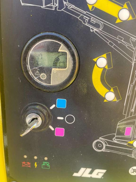 Vertical mast lift JLG TOUCAN 12E PLUS: picture 12