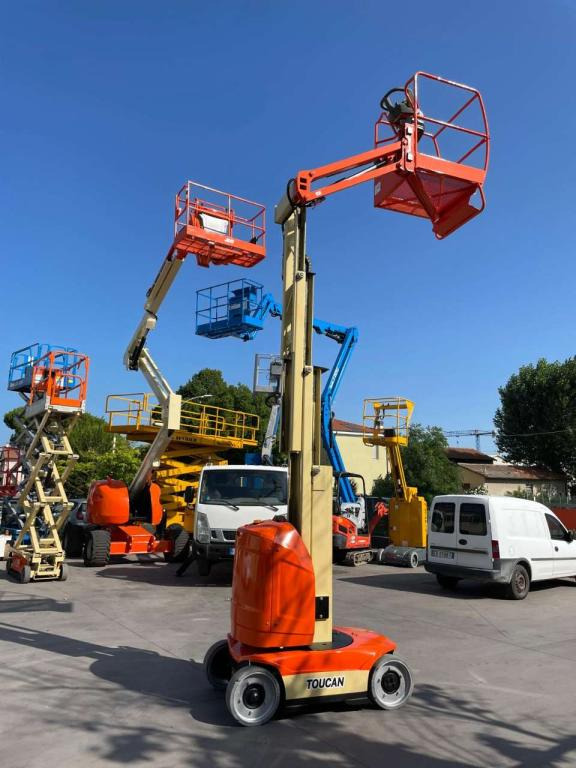 Vertical mast lift JLG TOUCAN 8E: picture 15