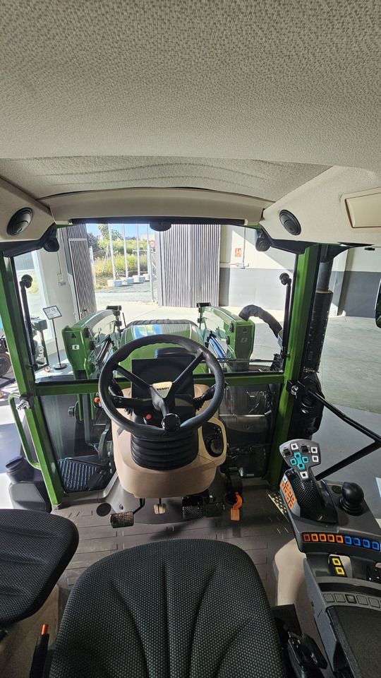 FENDT 211S VARIO - Farm tractor: picture 3 FENDT 211S VARIO - Farm tractor: picture 3