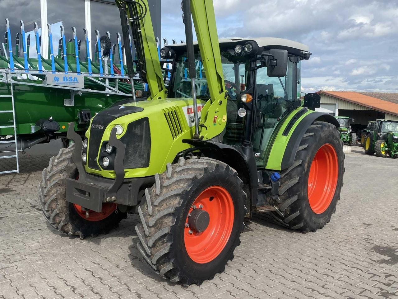 CLAAS Arion 420 - Farm tractor: picture 3 CLAAS Arion 420 - Farm tractor: picture 3