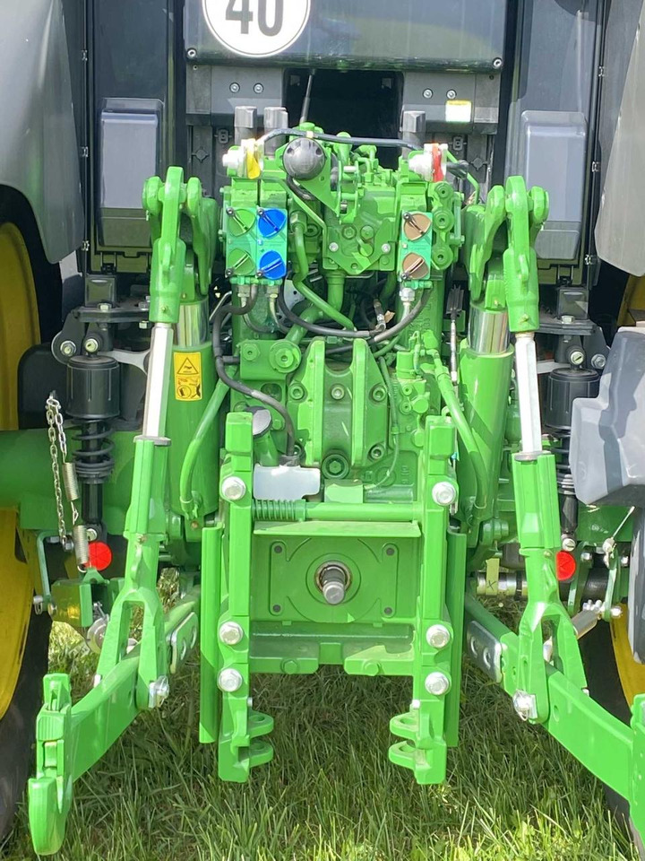 New Farm tractor John Deere 6100 M AutoQuadEco: picture 9