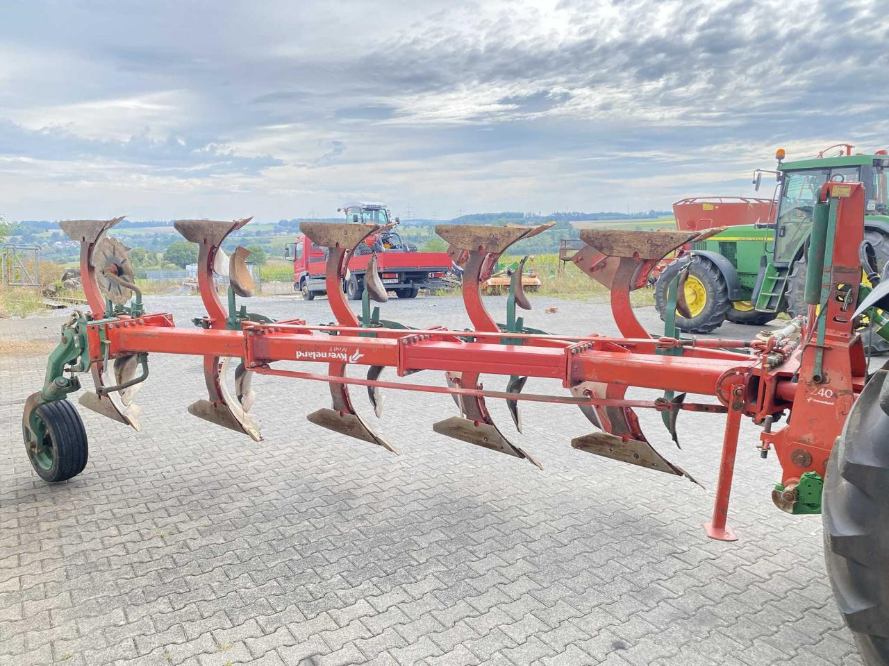 Kverneland F 240 - 9 - Plow: picture 2 Kverneland F 240 - 9 - Plow: picture 2