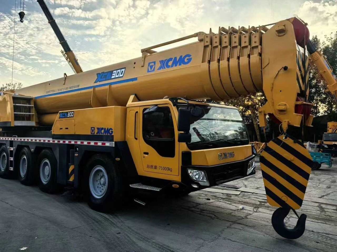 XCMG XCA300 QAY300 QY300K 300Ton Used Mobile Crane - Mobile crane: picture 2 XCMG XCA300 QAY300 QY300K 300Ton Used Mobile Crane - Mobile crane: picture 2