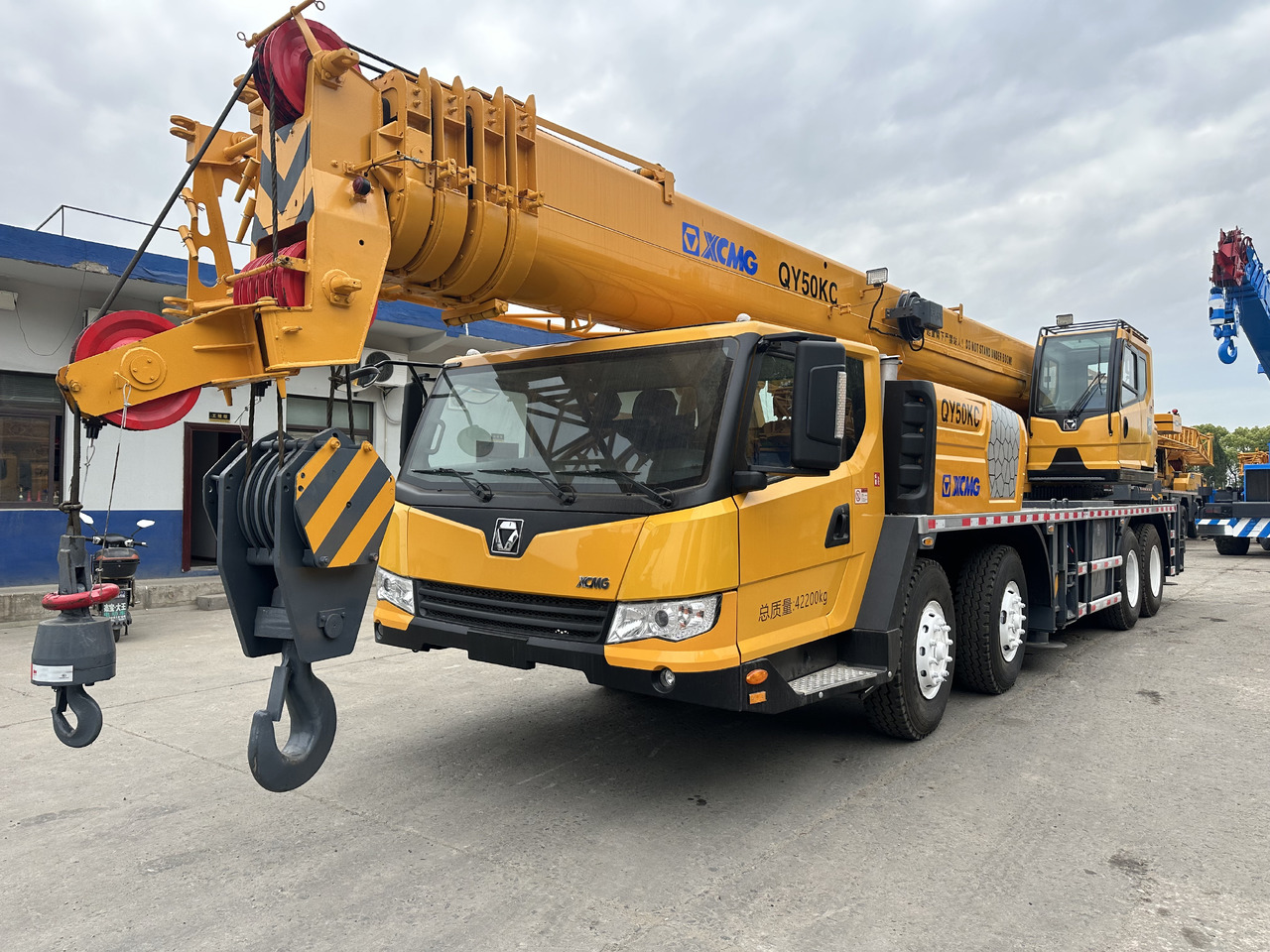 XCMG qy50kc xct55 qy55kc 50ton 55 ton 70 ton 85 ton 90 ton 100 ton 110 ton 130 ton truck crane - Mobile crane: picture 1 XCMG qy50kc xct55 qy55kc 50ton 55 ton 70 ton 85 ton 90 ton 100 ton 110 ton 130 ton truck crane - Mobile crane: picture 1