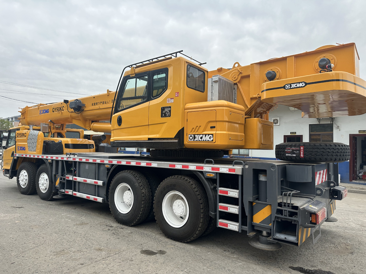 XCMG qy50kc xct55 qy55kc 50ton 55 ton 70 ton 85 ton 90 ton 100 ton 110 ton 130 ton truck crane - Mobile crane: picture 3 XCMG qy50kc xct55 qy55kc 50ton 55 ton 70 ton 85 ton 90 ton 100 ton 110 ton 130 ton truck crane - Mobile crane: picture 3