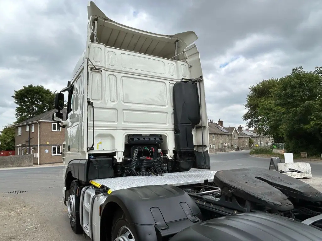Lease a  DAF XF 105 DAF XF 105: picture 6