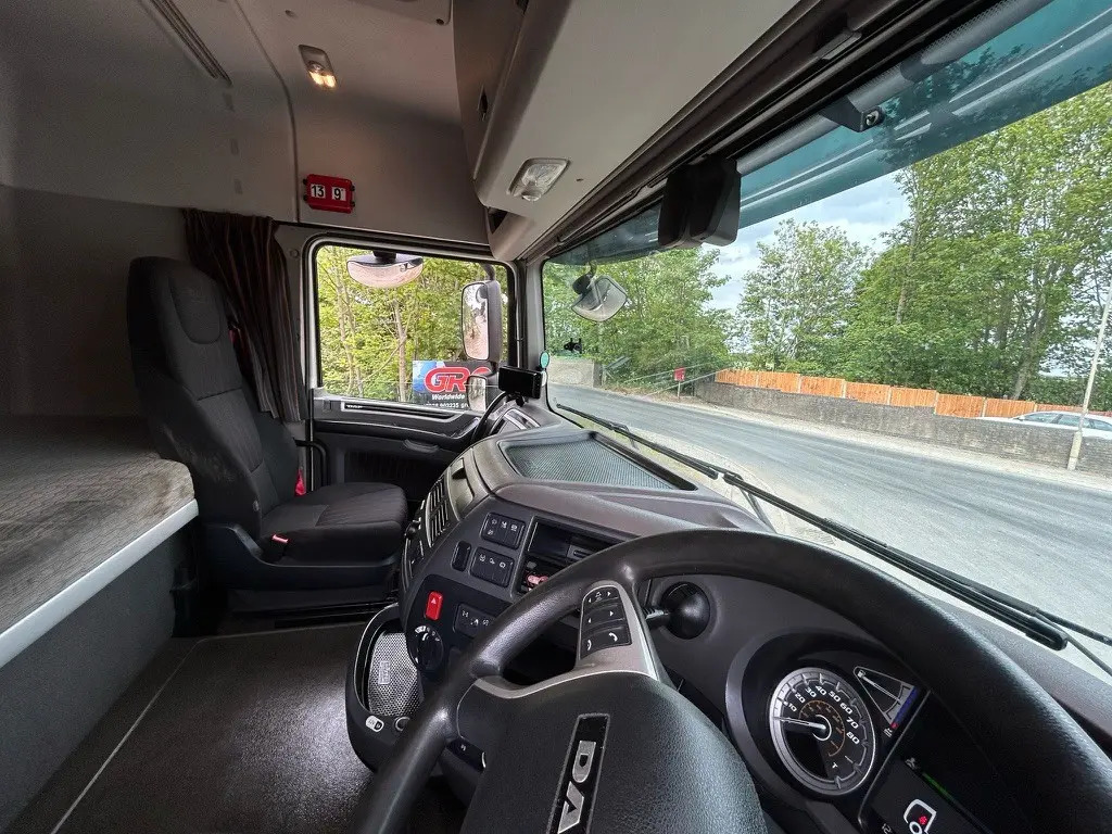 Lease a  DAF XF 105 DAF XF 105: picture 14